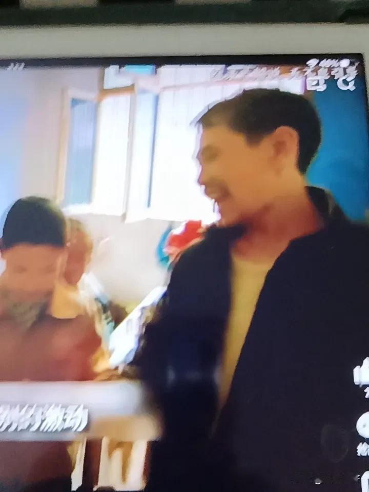 这世界上最奇葩的事情，无非就是父母拼命远离家乡，丢下自己的孩子，到可以赚钱的地方