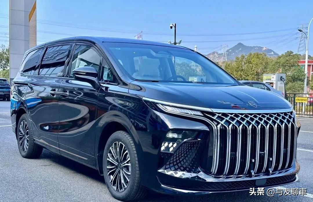 车友们，你们注意到星海V9了吗？续航1400km的"家"！通勤一月不加油，香不香
