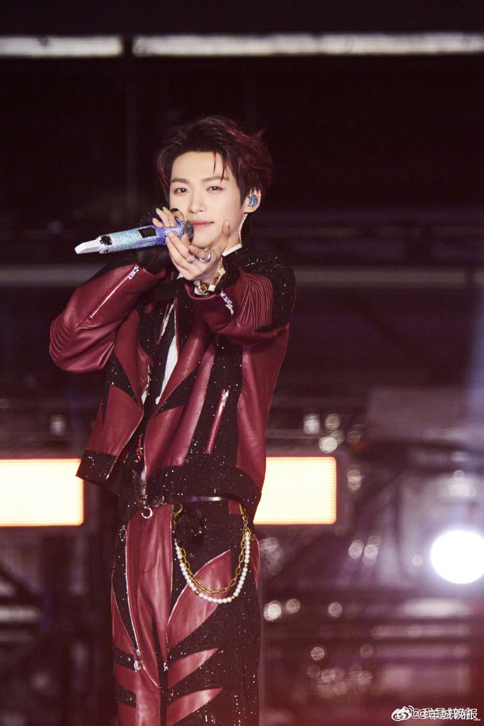 【#氧气音乐节阵容#官宣，你期待谁？】10月30日，官宣嘉宾全阵容。2025氧气