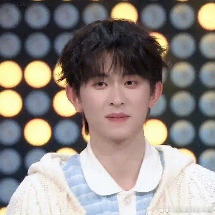 张萌说短国男演员陈添祥以后会是娱乐圈顶流，大家觉得怎么样？ 