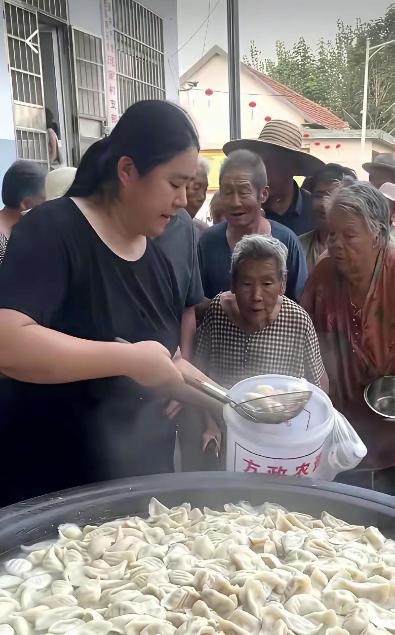 左右为难啊，爱心救治，到底怎么把握尺度。给小了，饥一顿饱一顿，给多了，躺平。想起