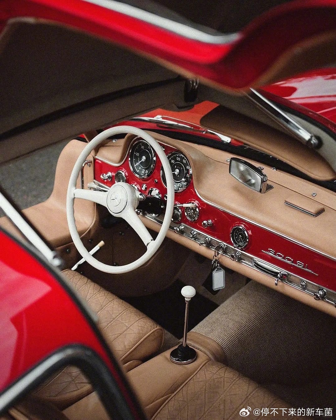 奔驰300SL，每一帧都是赏心悦目的画面 