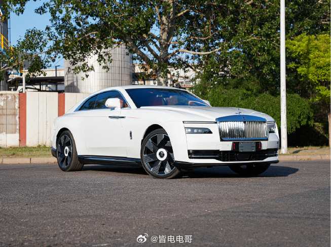 什么，劳斯莱斯要取消纯电了？ 🤔别急，官方回应来了：电动化计划不变，闪灵卖得也