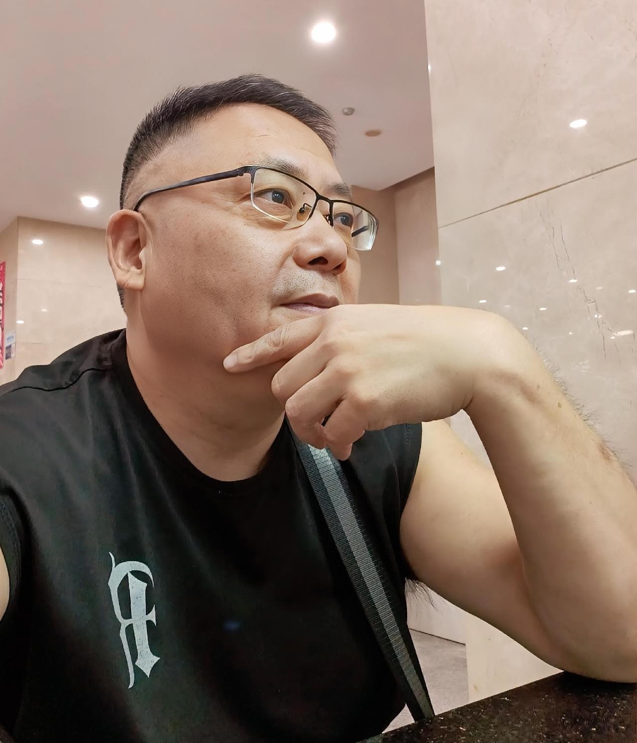 前天，我写了一篇“小作文”，就是说我花了120元，报名参加一个“单身群”的相亲聚
