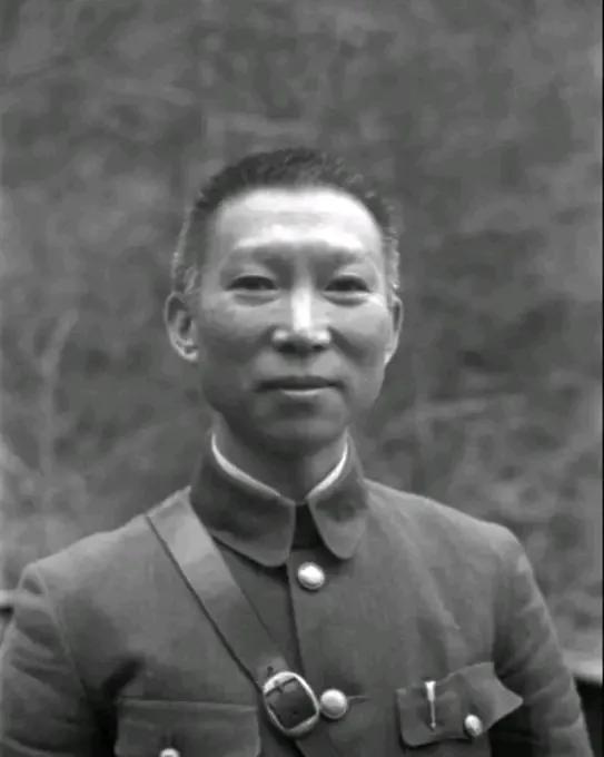 抗日五虎将！

1.薛岳，前有万家岭大捷，后有前三次长沙会战，杠杠的五虎将之首；