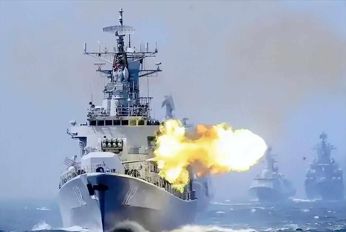 眼看全球最关键的能源航道已经快堵死了，每天少运1700万桶石油，一场席卷亚洲的“