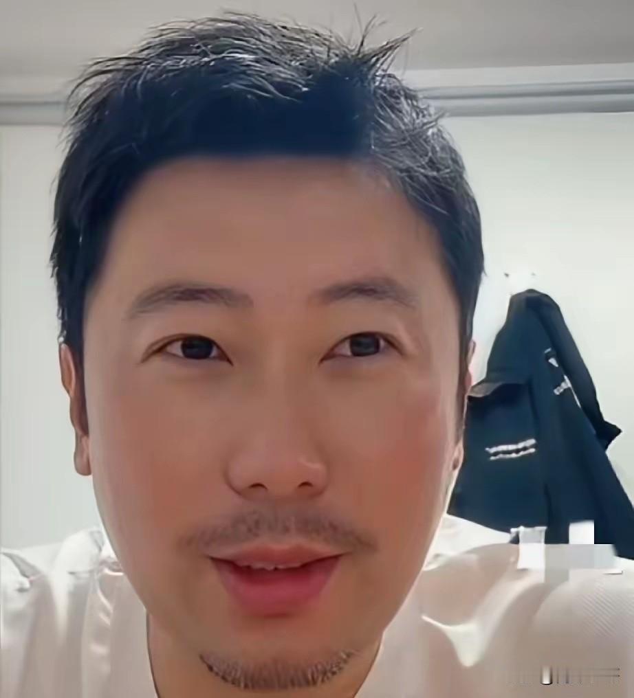 雷洋的一句话点醒所有人，
要不是有莎莎和曼昱顶着，
国乒还不知道被打成啥样，
