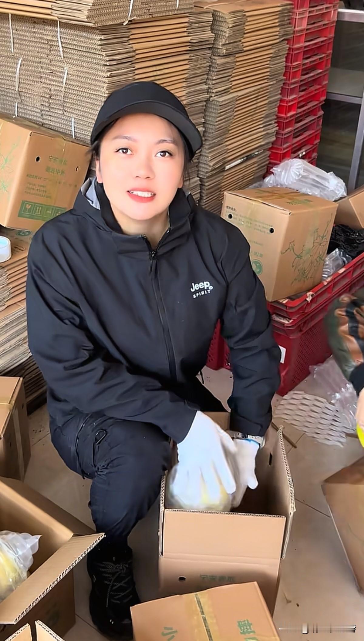 一个人在家做电商，别人都在收麦子，我睁开眼就打包，今天又是2000多单，电商人的