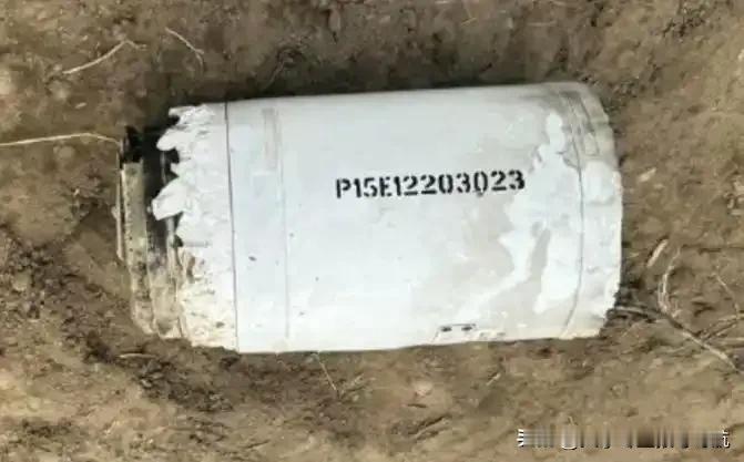 坏了！巴军霹雳-15E空空导弹被印军阵风或苏30战机机体“拦截”，导弹残骸坠入印