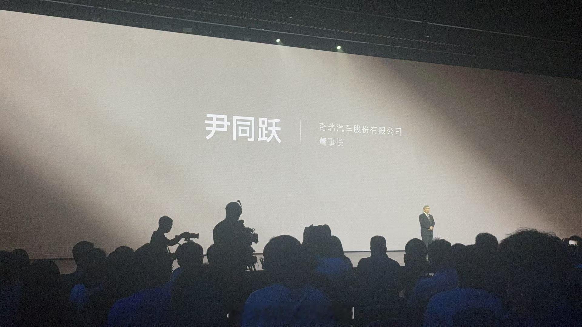 尹总收了路虎吧[偷笑]FREELANDER神行者8 神行者8豪华大六座新旗舰  