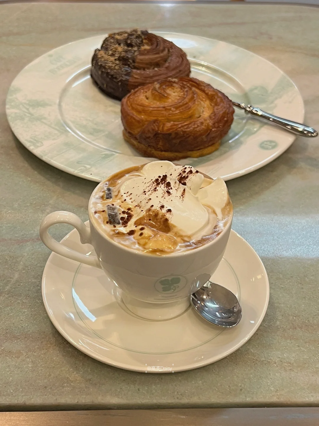 ☘️☕🥐三里屯新店 cafe hoooliday