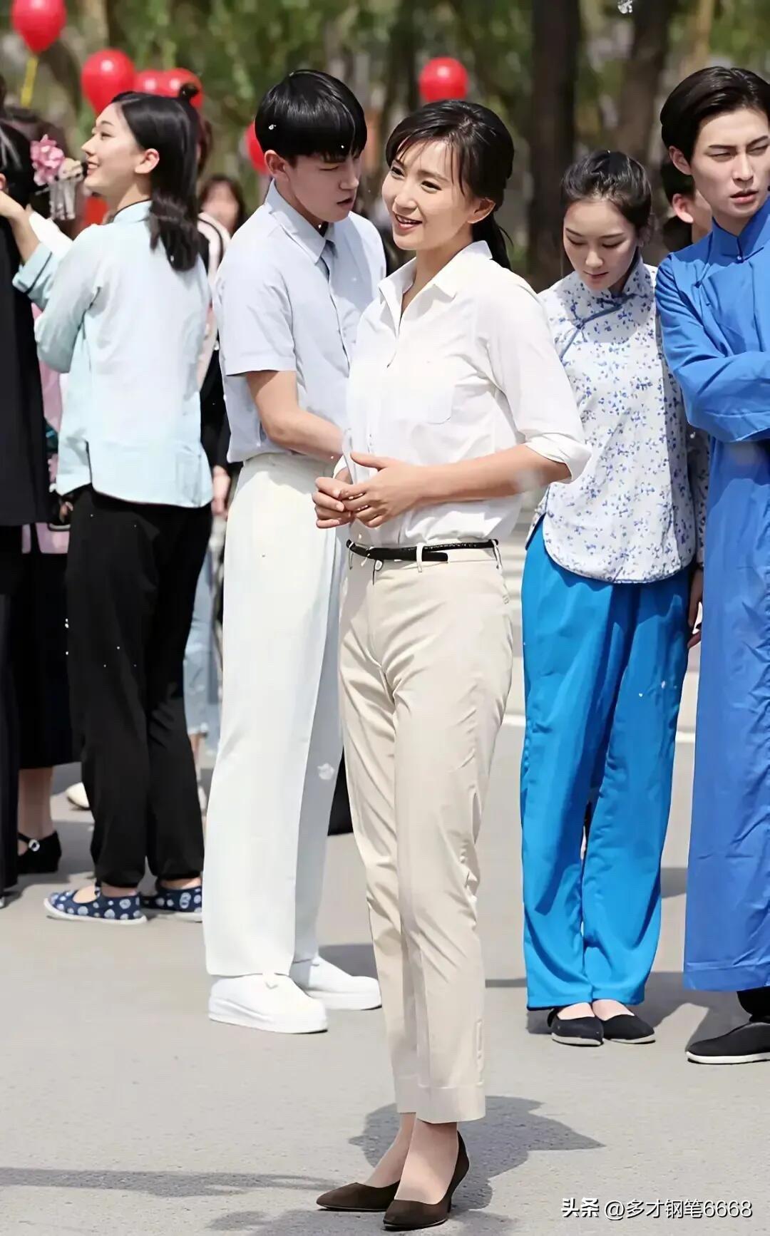 她年轻的时候是有颜值，有身材，有演技，人见人爱的顶级美女，气质不输高圆圆，怎么现