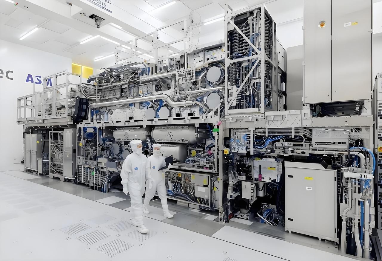 日本人本来是抠抠搜搜的，为何此不惜亡国的威胁，丧心病狂的跳出来直接挑衅中国，干涉