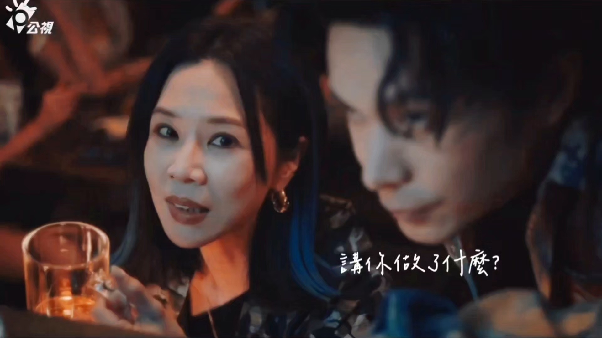 虽然早就不是很想看这个剧，但是今天偶然刷到新物料还是犹豫一下… 等了几百年终于要