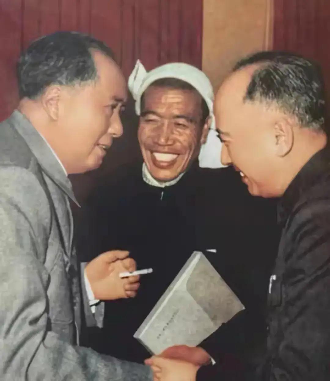 你如何看待杨显东揭开大寨盖子

大寨本没有所谓的“盖子”可揭，只有“自力更生，奋