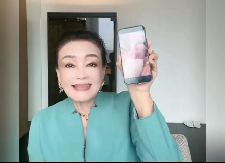 张兰反击黑粉有绝招，主打一个我就是不生气，我还要又唱又跳给你看，她真的超级有活力