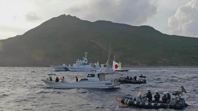 近期，日本渔船和巡逻艇连续五天闯入钓鱼岛海域，引发了中日两国海警船长达120分钟