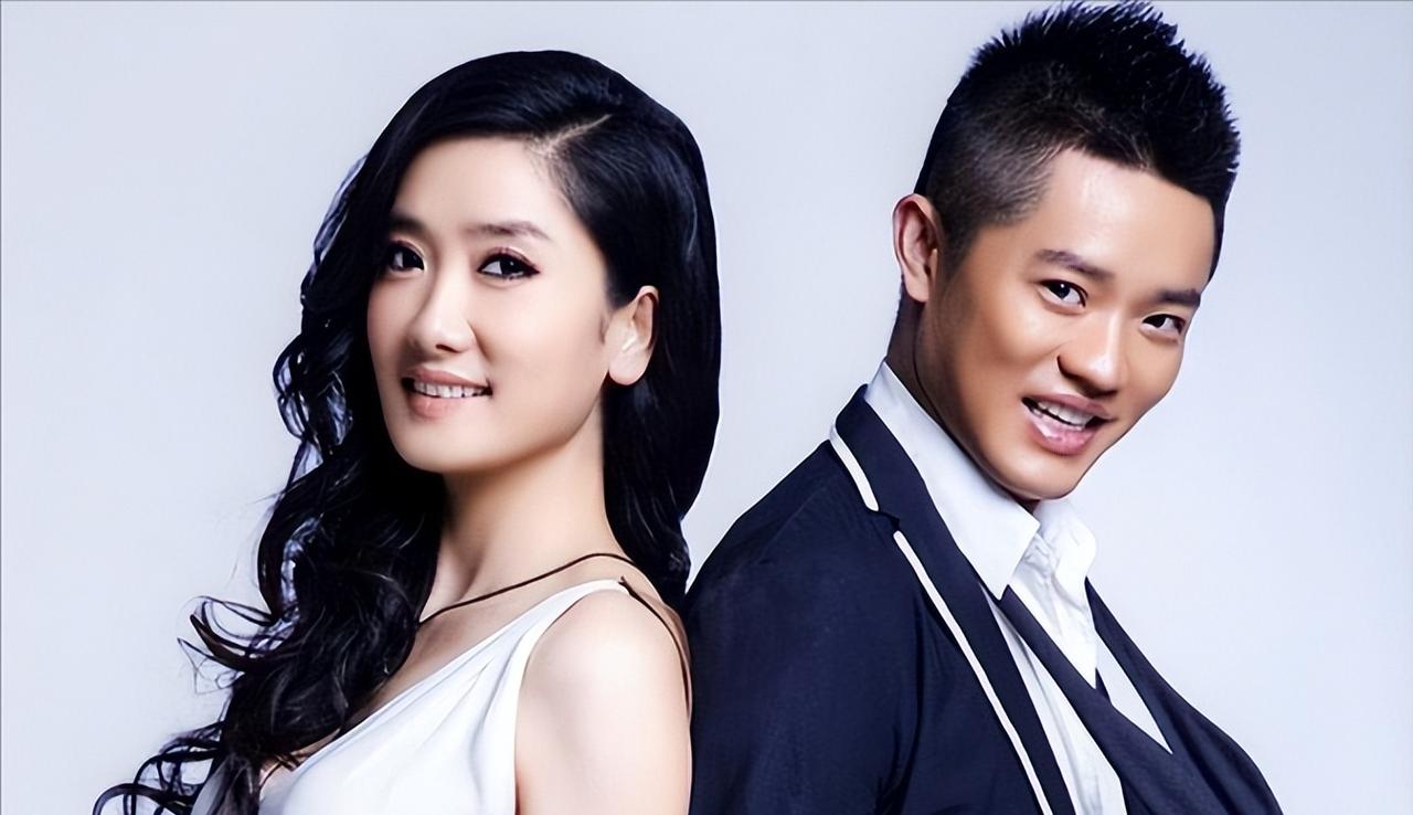 2006年，一男子为凤凰传奇写了一首歌。没想到一听完小样，玲花就把它扔了：“这也