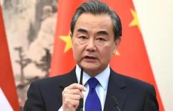 40000人阵亡，100艘战舰会被击沉？美媒表示，台海开战解放军伤亡惨重，大陆在