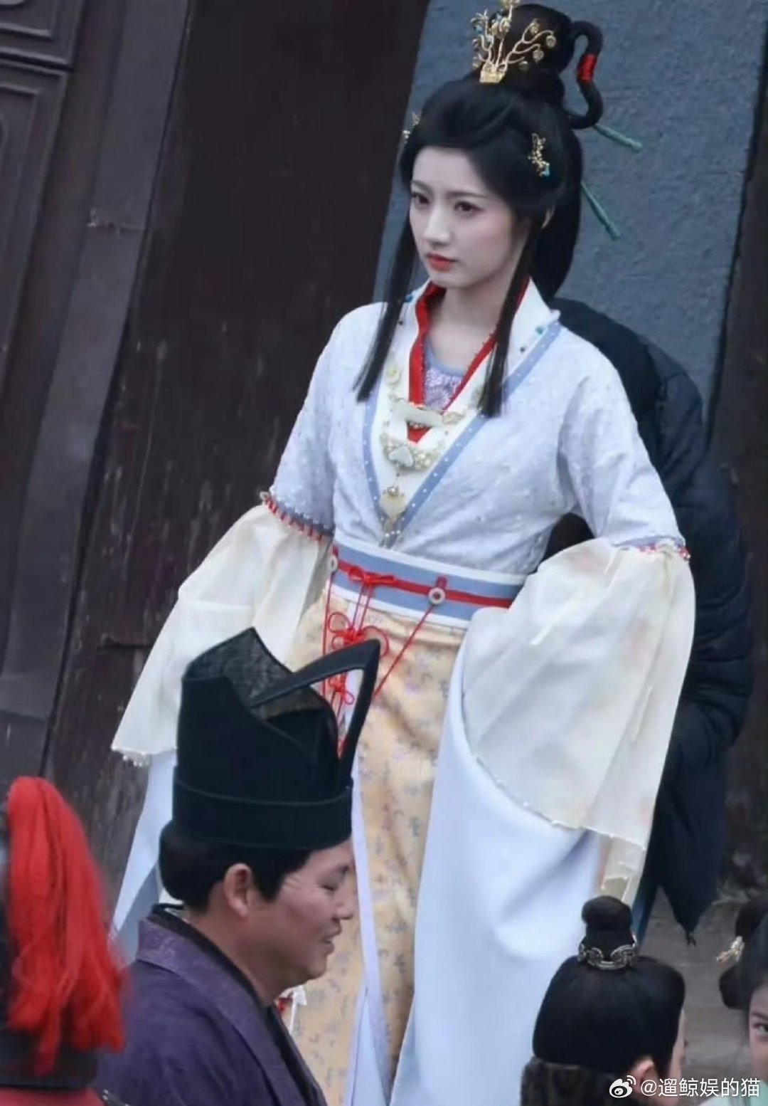 这个剧妆造真的在线 两个人妆容都很合适 发挥出自己的优势了 