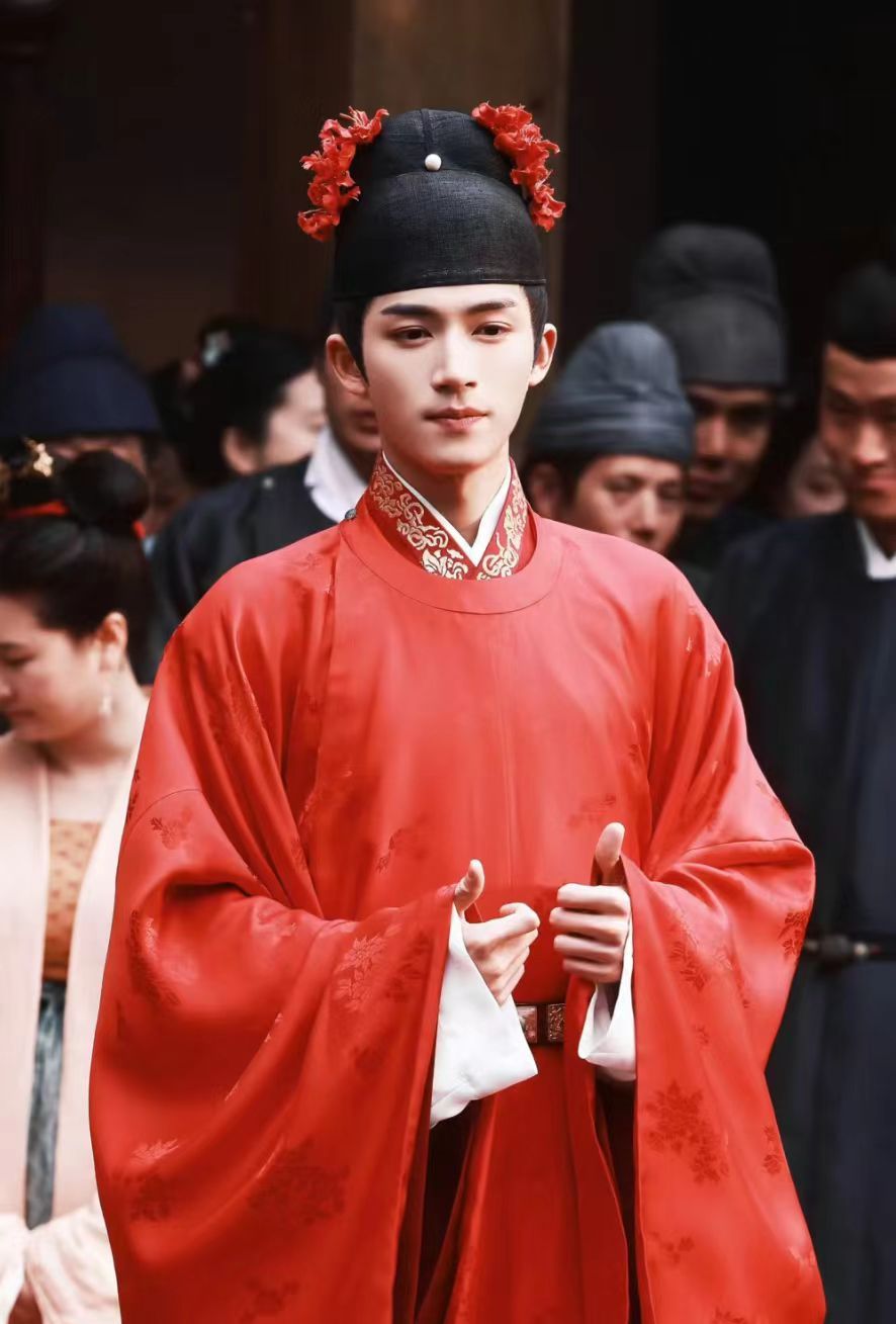 分#王星越五福临门束发造型# 王星越五福临门束发造型直接就已经帅爆了呀，不过我觉