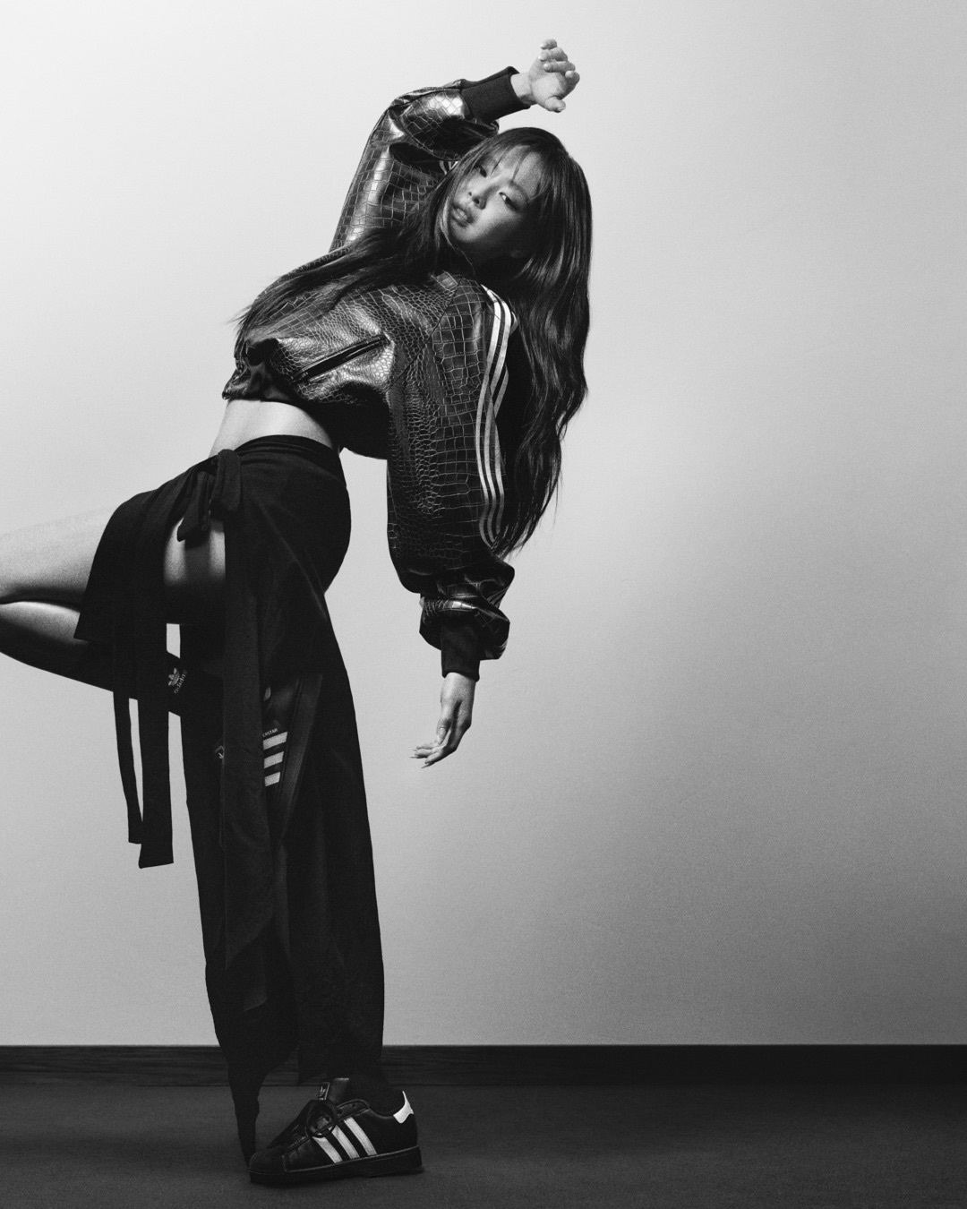 adidas Originals官方更新我去，妮妮真的把阿迪穿出了顶奢的感觉~ 