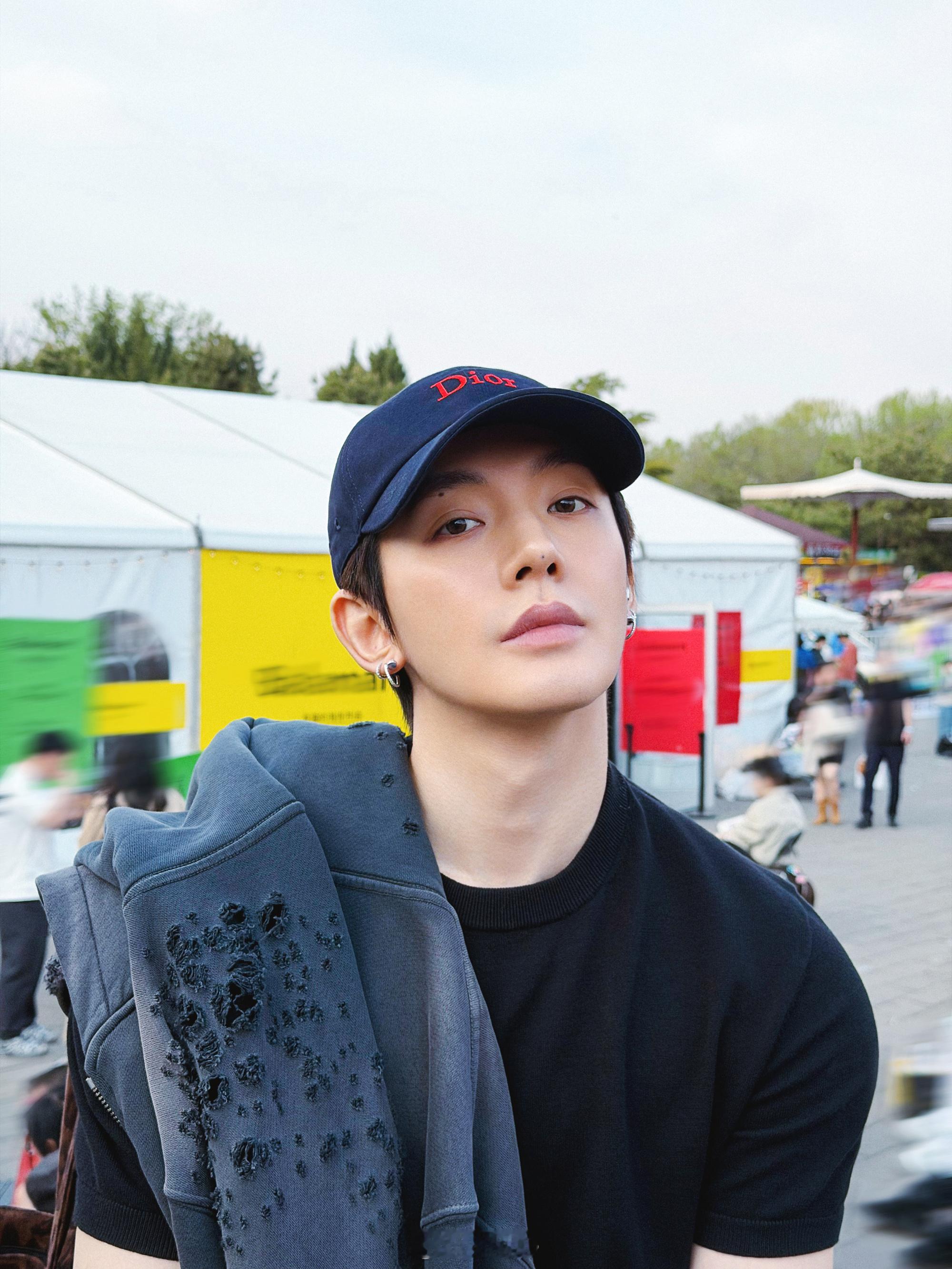 邓为超话发帖破亿福利来啦！邓为的新鲜自拍并空降超话暖心聊天，感谢大家的陪伴！ 