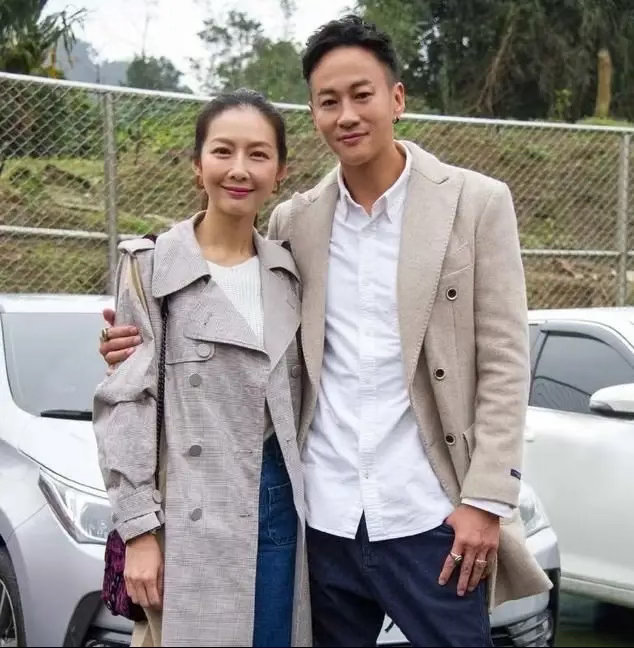 何润东与林佩希的婚姻，看似圆满，但却有着一大遗憾 ，那就是他们俩没有自己的孩子！