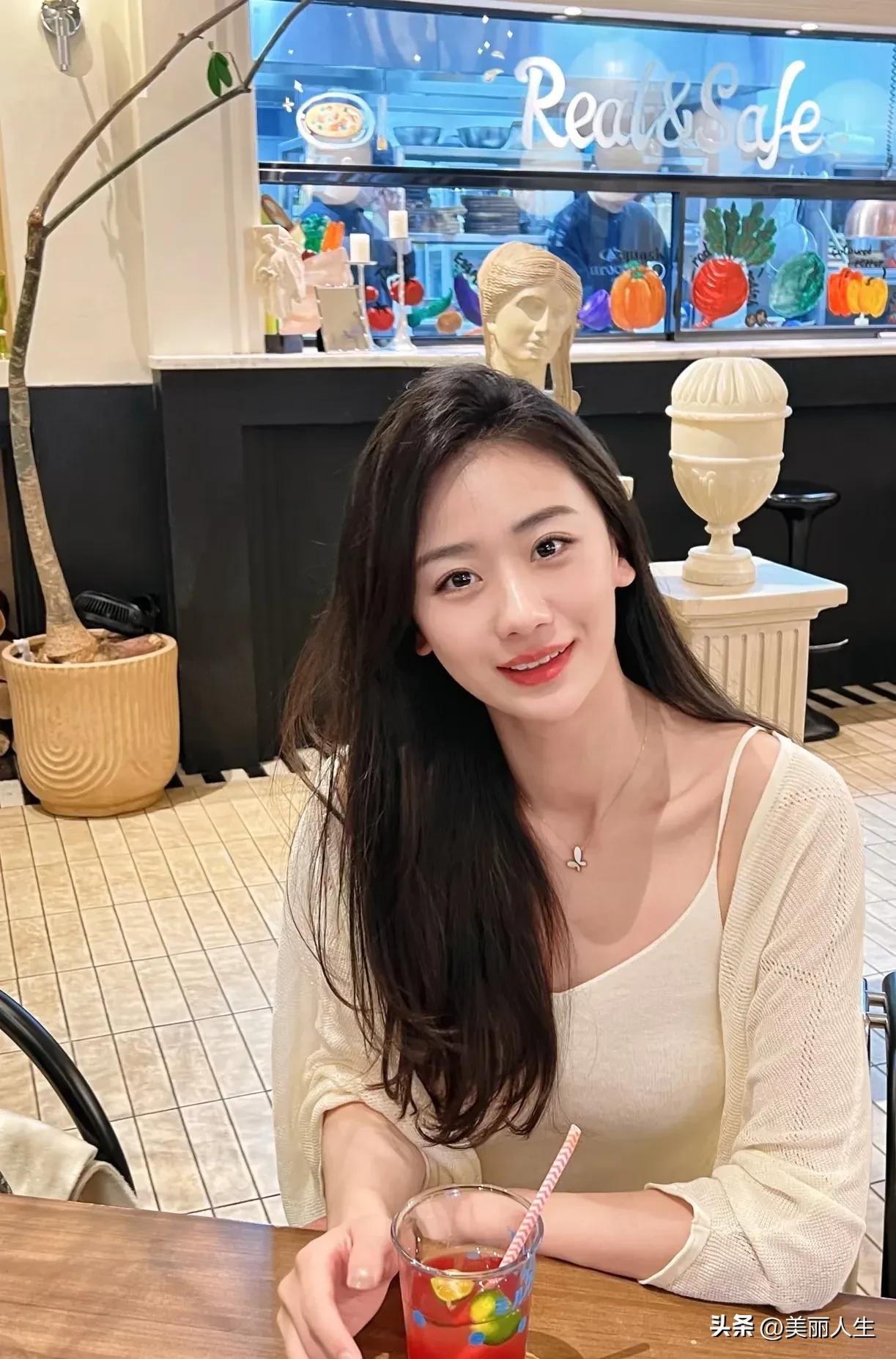 最近静下心
潜心钻研美食
不可荒废吃饭的手艺