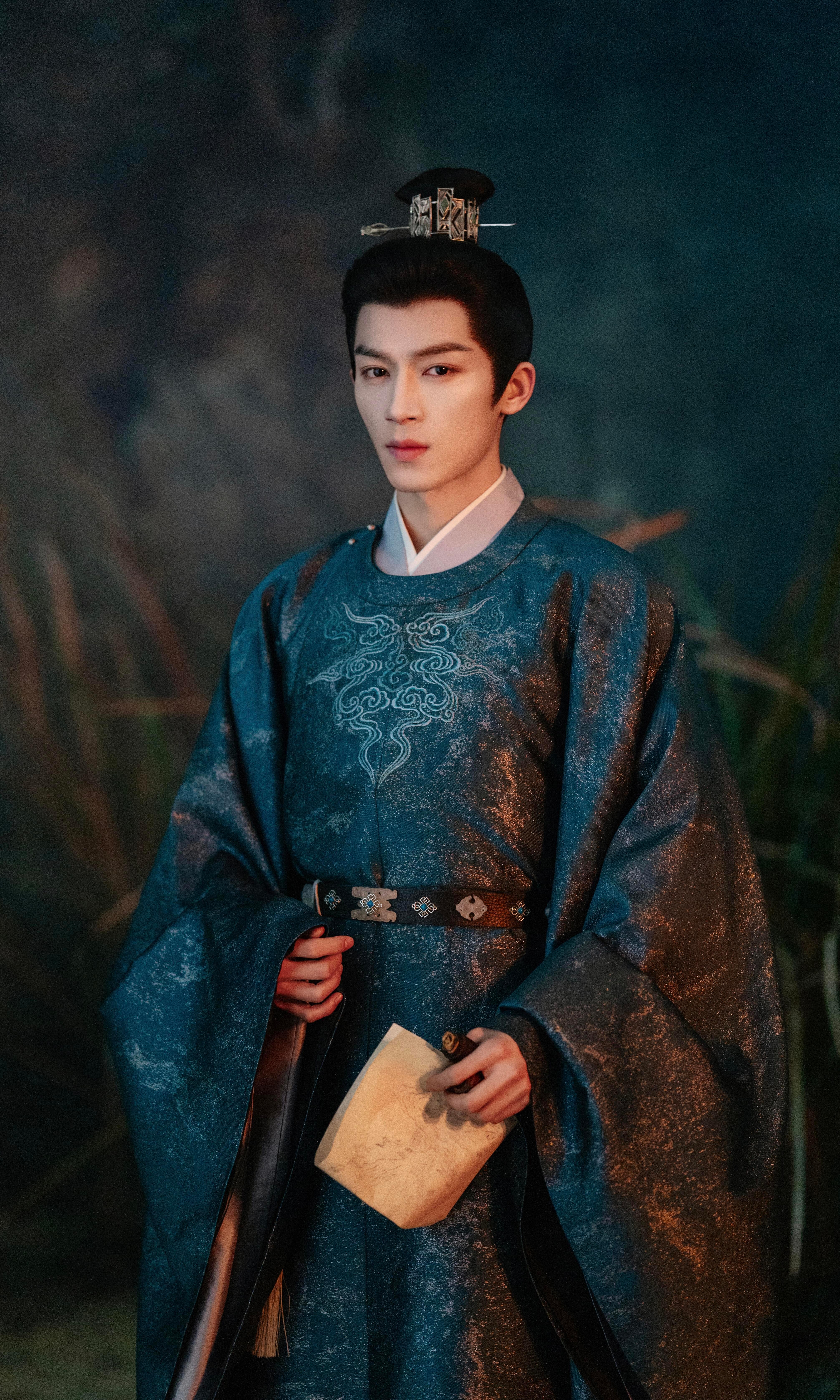 白鹿 明天就可以看到这位奇女子了白鹿和王星越这组合我真的可以！剧情又烧脑又带感，