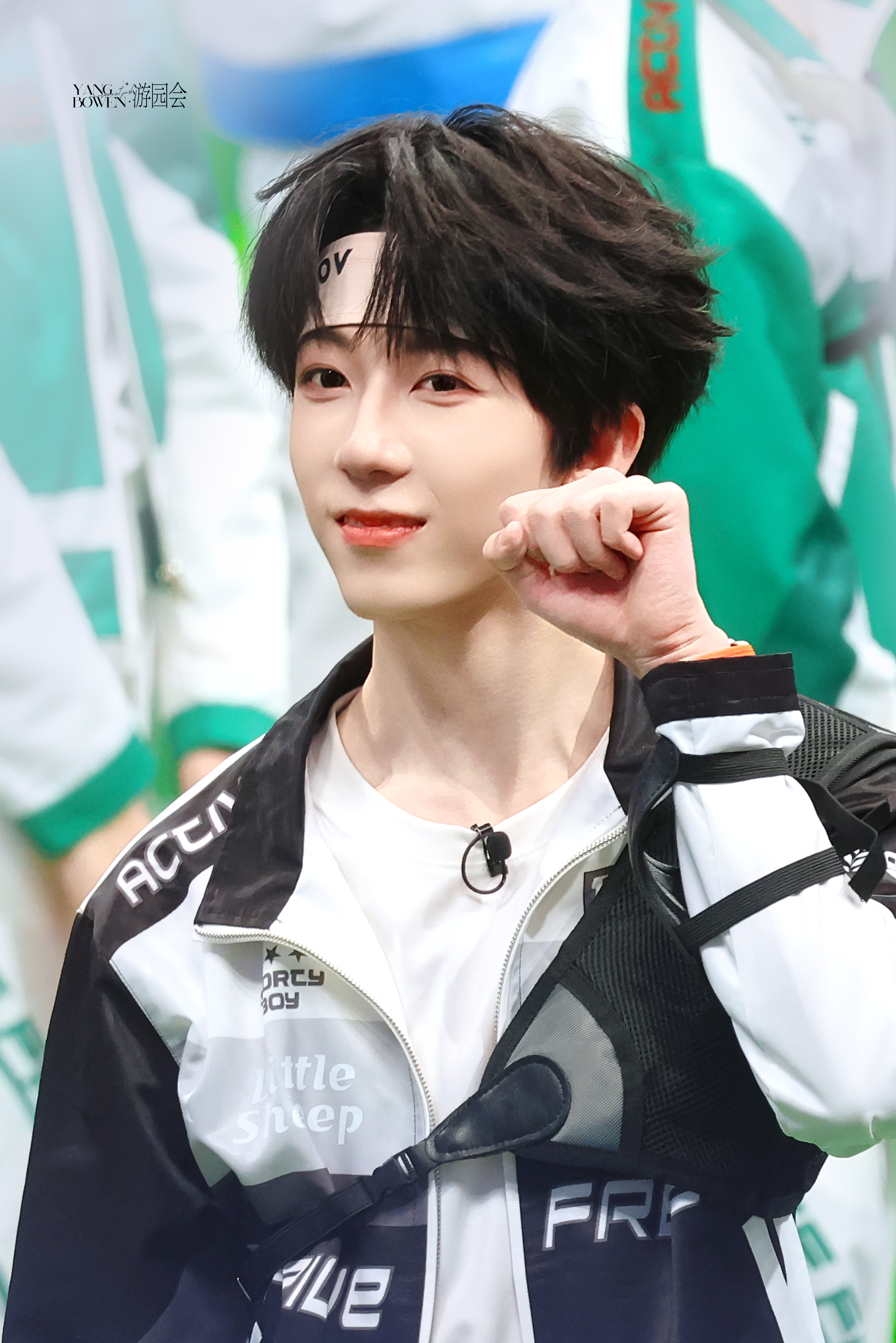 杨博文小猫拳饭撒 TF家族运动会直播，杨博文比小猫拳、比心饭撒好可爱~杨博文TF