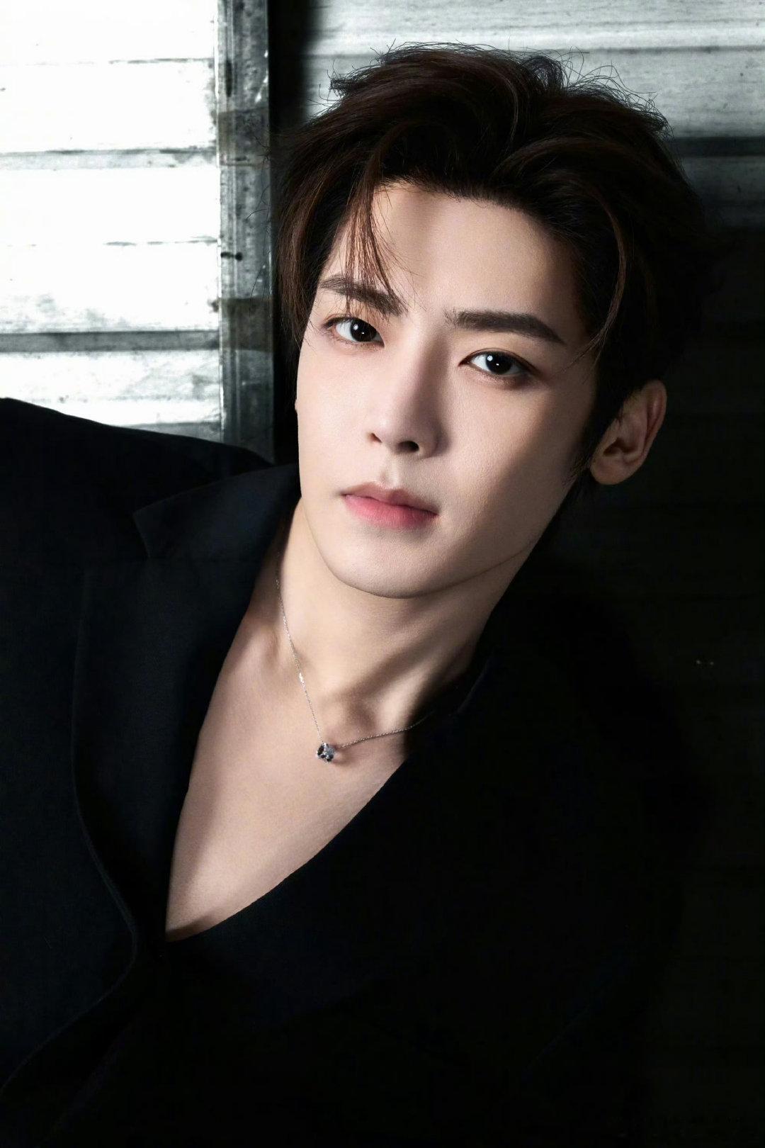 侯明昊歌手见活动见开机见侯明昊声带恢复中这下终于能安心等着他下一期歌手直播舞台歌