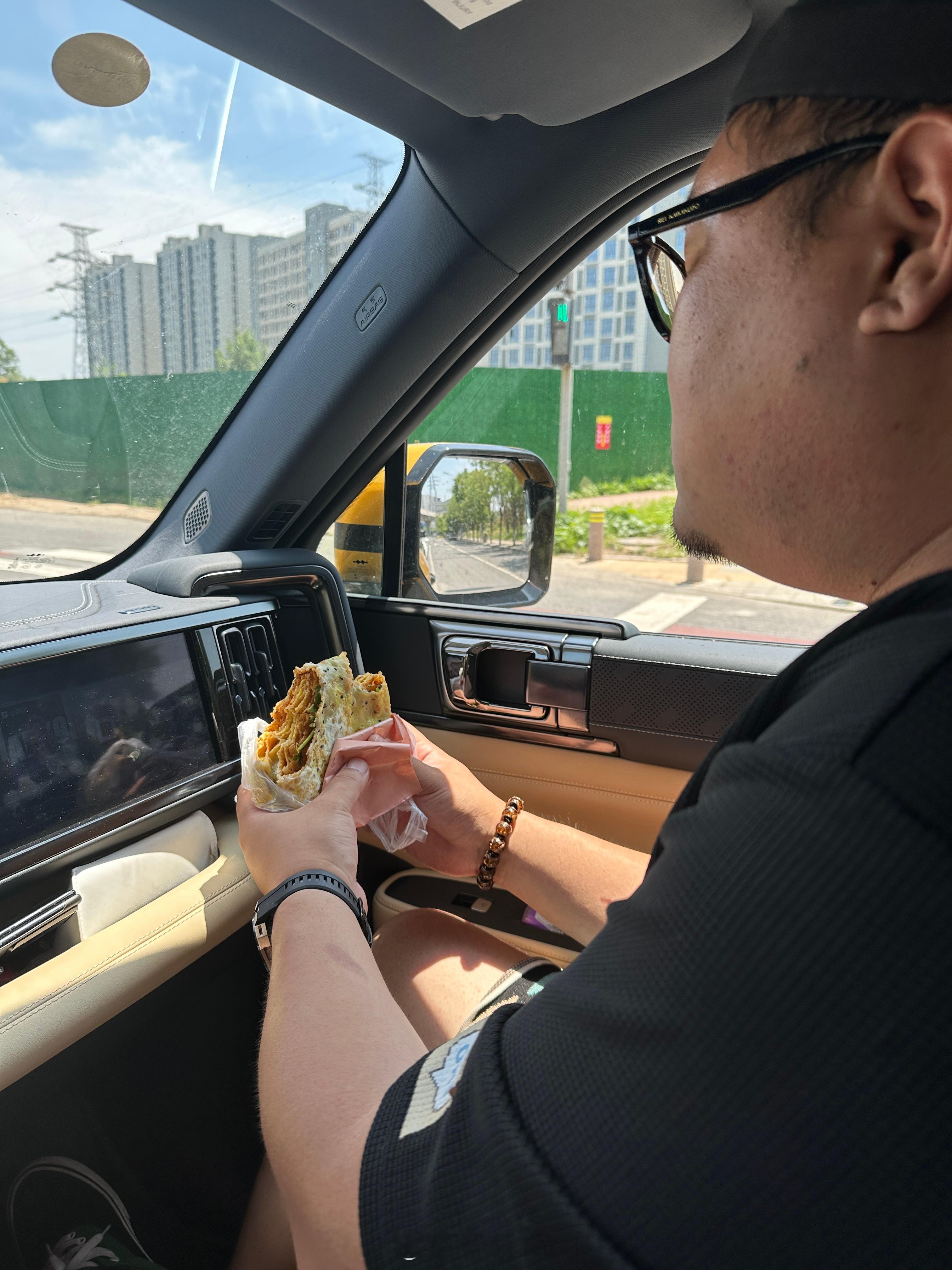 着急吃煎饼，又怕烫怎么办？空调的作用又增加了 ​​​