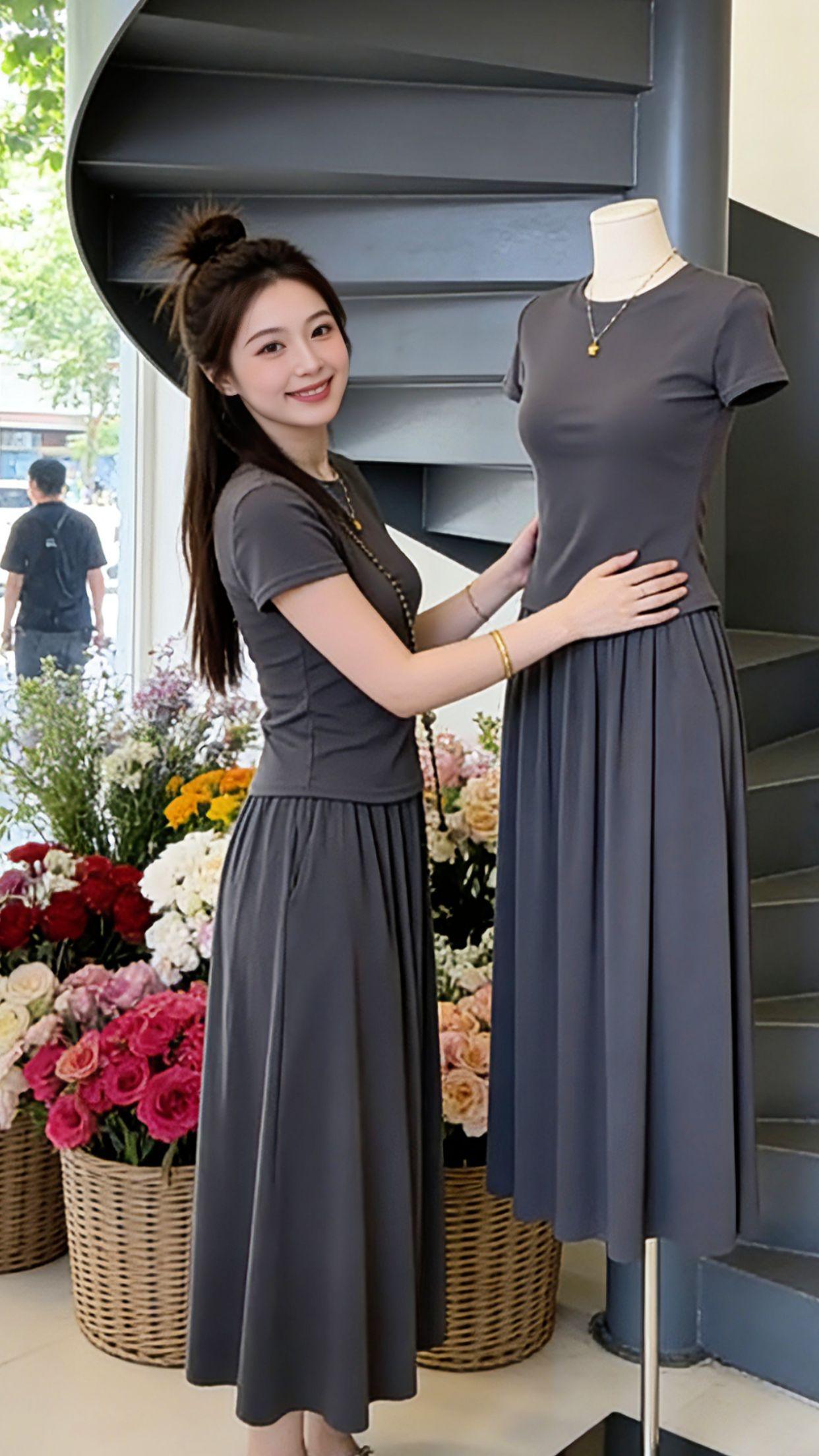 夏天的快乐，是这套灰调两件套给的！不管是逛花房打卡、和修勾户外撒欢，还是去海边追