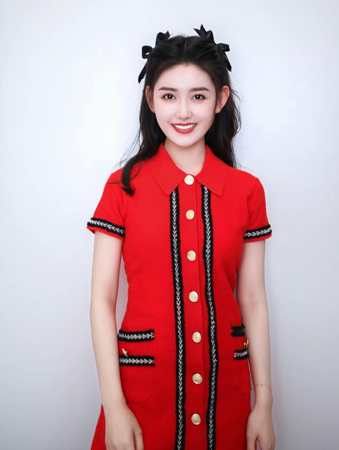 #蒋依依电影黑狗##蒋依依浴血荣光# 如约而至的不止春天 还有你💜 ​​​