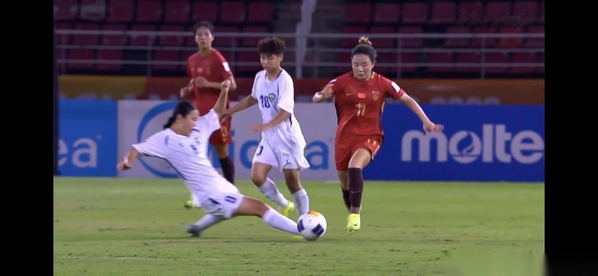 中国U20女足刚刚踢进了U20女足世界杯。刚刚2:1有惊无险的淘汰掉乌兹别克斯坦