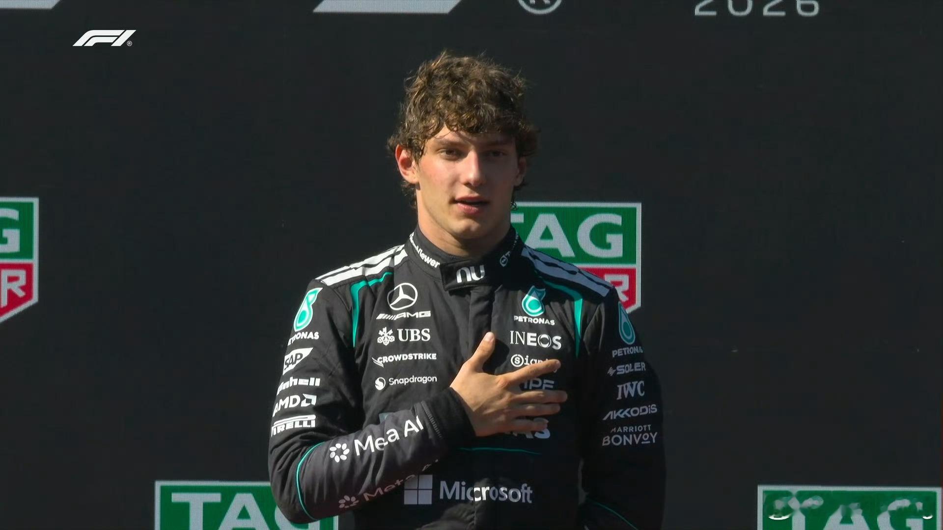 F1西班牙马德里站又是梅奔的Kimi安东内利那冠军，今年目前14场比赛，已经赢下
