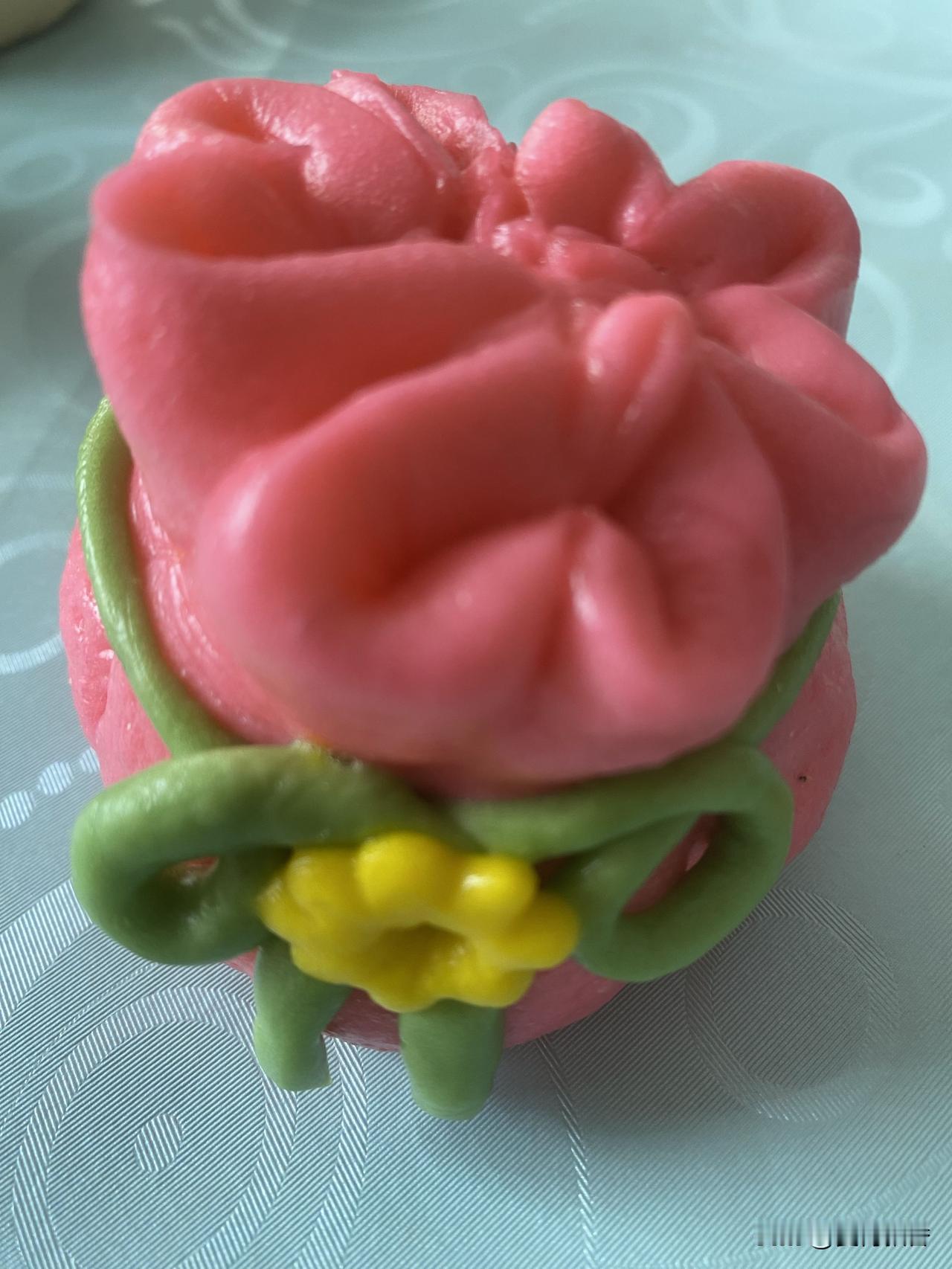 超萌的甜点摆件，色彩鲜艳，让人垂涎欲滴！🍰🌸🍓