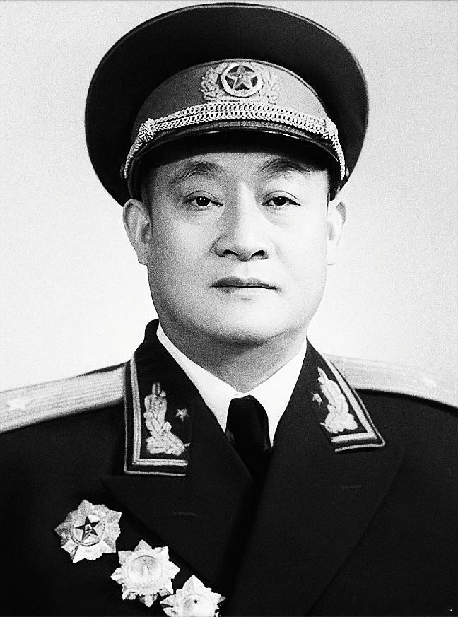 篮球捡史 1973年7月1日晚，上海篮协在江湾体育馆举行欢迎仪式，接待首次访华的