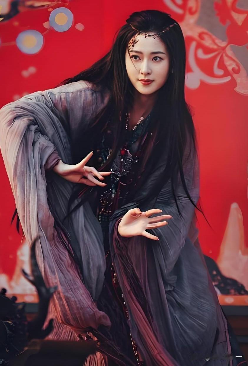 电视剧《唐诡奇谭》，

比以往几部都要好看，

可唯独有一个地方叫人看了觉得不够