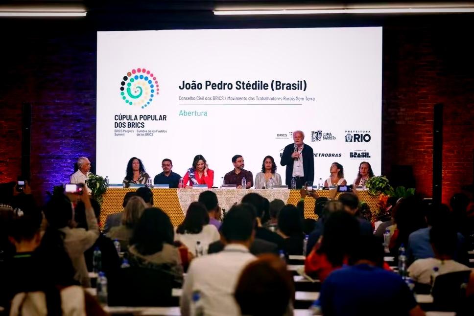 金砖国家民间峰会首次亮相巴西，共话全球南方合作

12月1日这天，首届金砖国家民