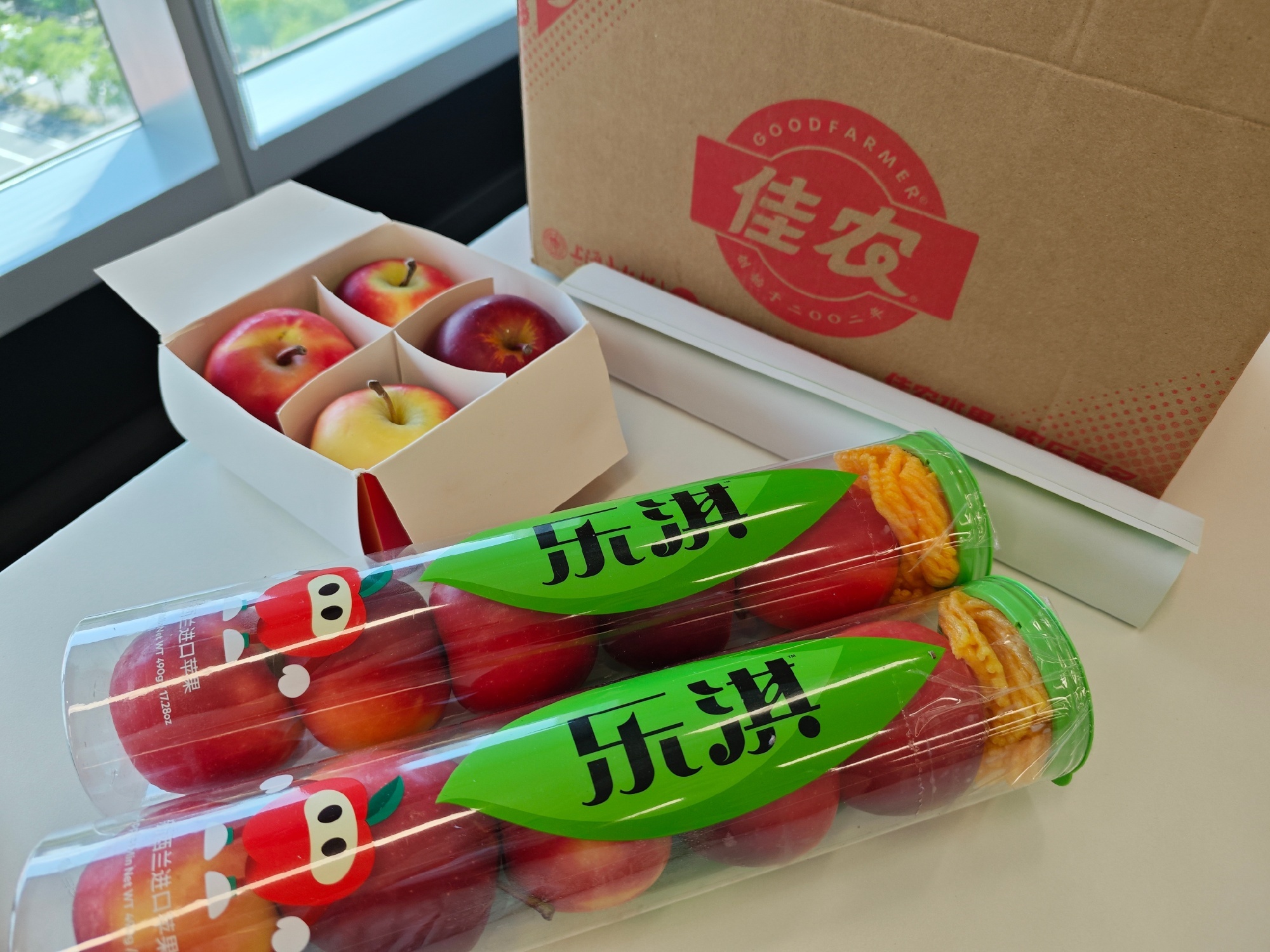 继续吃乐淇小苹果～乐淇全球品牌代言人王一博