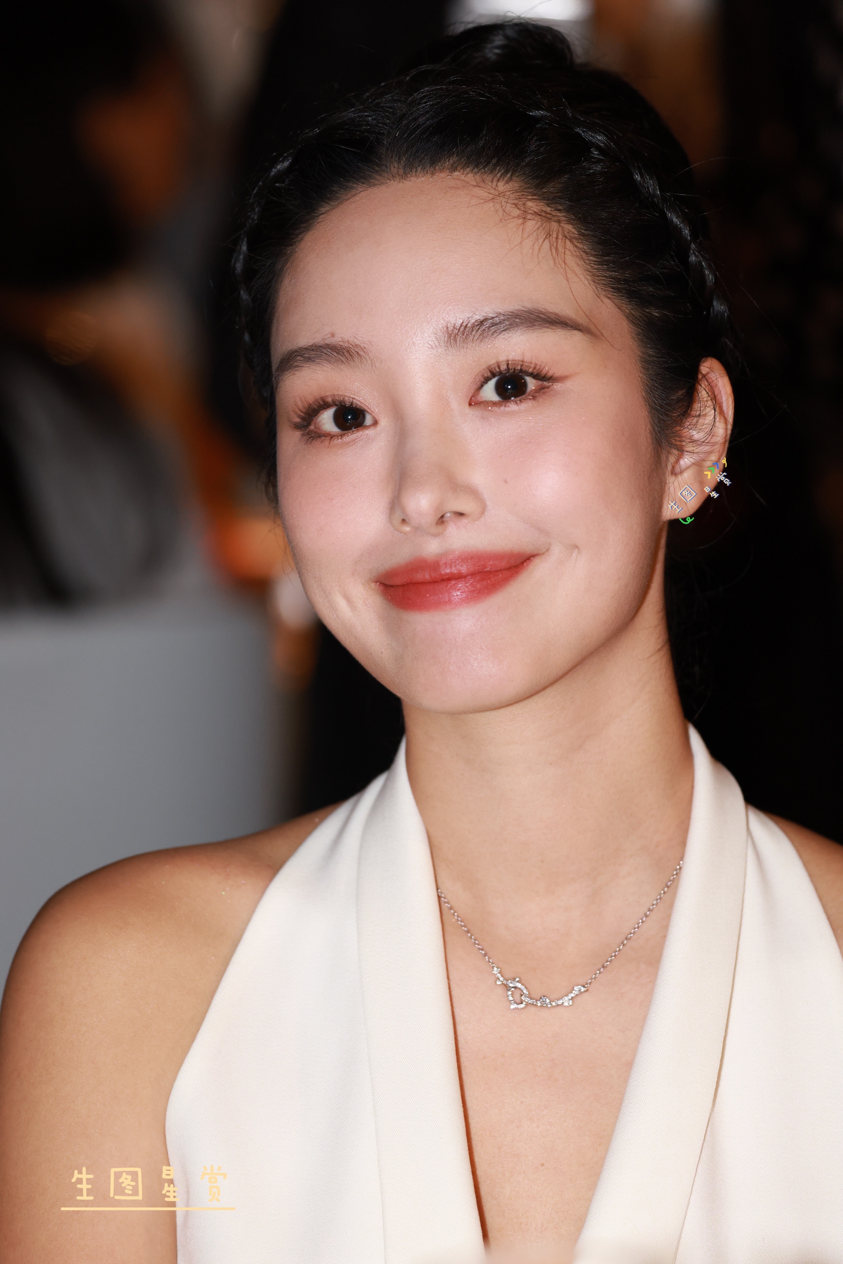 杨采钰wallpaper晚宴生图直出妈妈级别的，风韵迷人[期待]wallpape