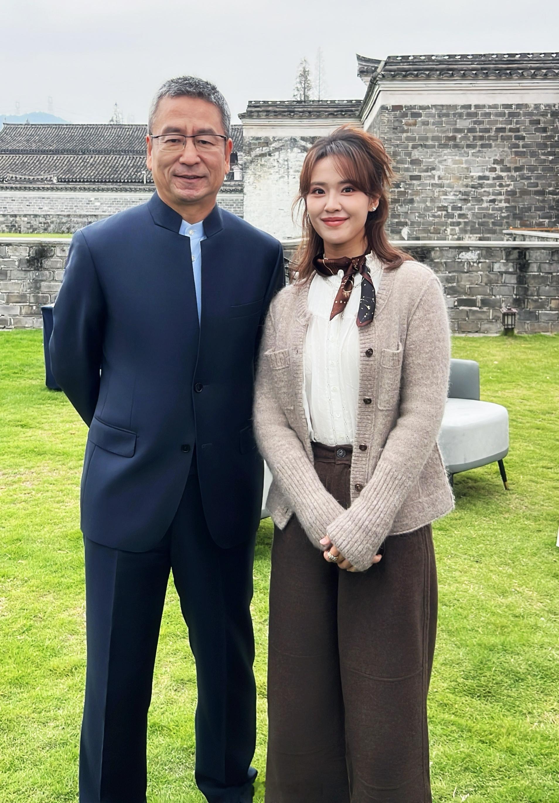 和白岩松老师一起参加圆桌论坛，收获颇丰房琪kiki的vlog ​​​