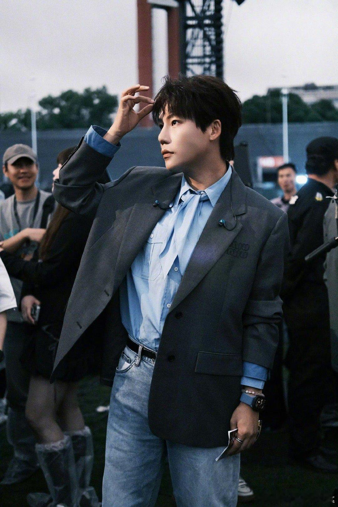 美好智造社老友局团建熟人局的快乐谁懂啊！老朋友凑一块儿主打一个自然不尬聊，梗抛得