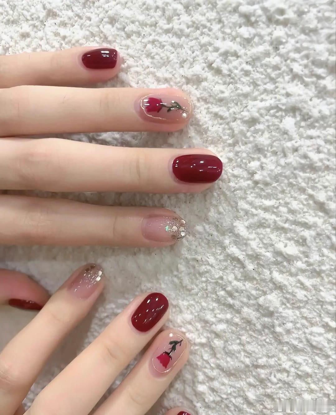 2024新年准新娘必做的红色绝美美甲💅马上过年啦🧨 是不是有很多准备订婚和结
