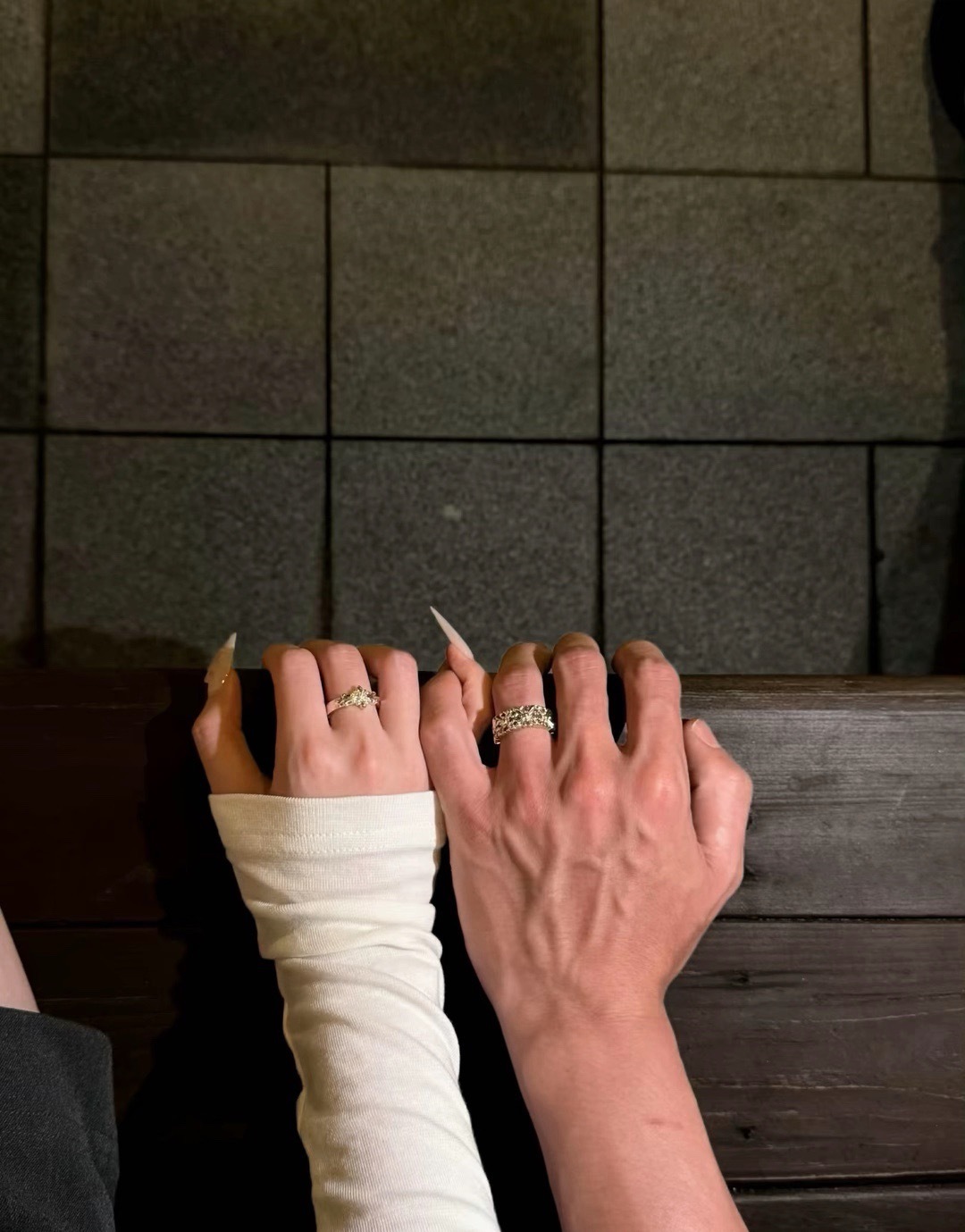 你觉得太阳是方的都可以，不用跟我说，吵到我了。 ​​​