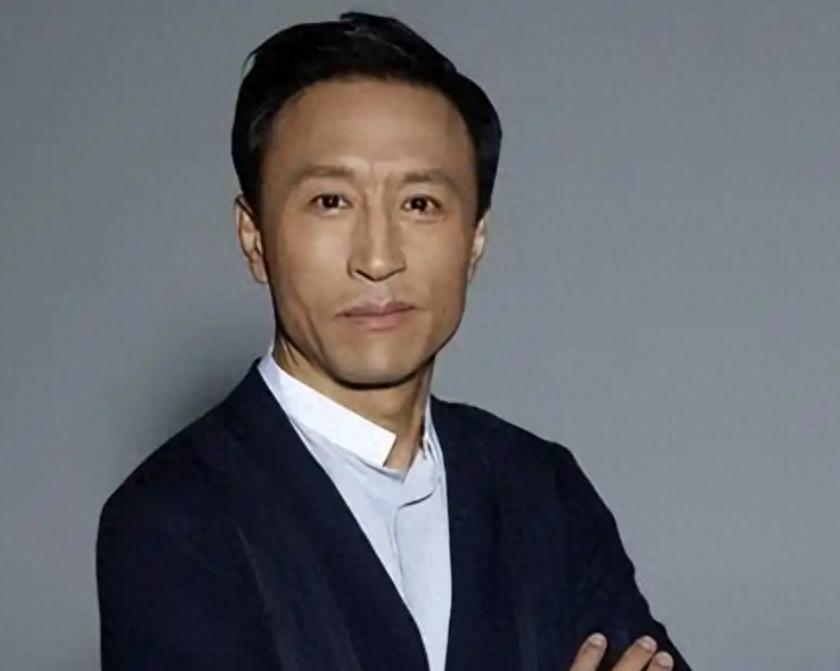 王洛勇：曾是胡歌的恩师，独闯美国16年，感激19岁嫁给自己的丁宁
 
 
 
 
