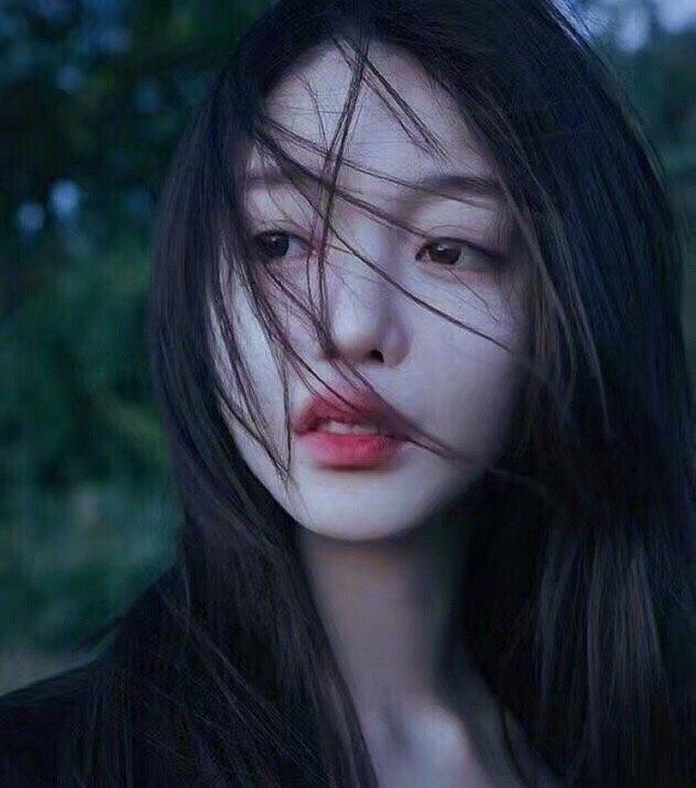 男人都要明白一个道理
物质上没有要求的女孩
感情上要的一定比别人多
如果你两样都