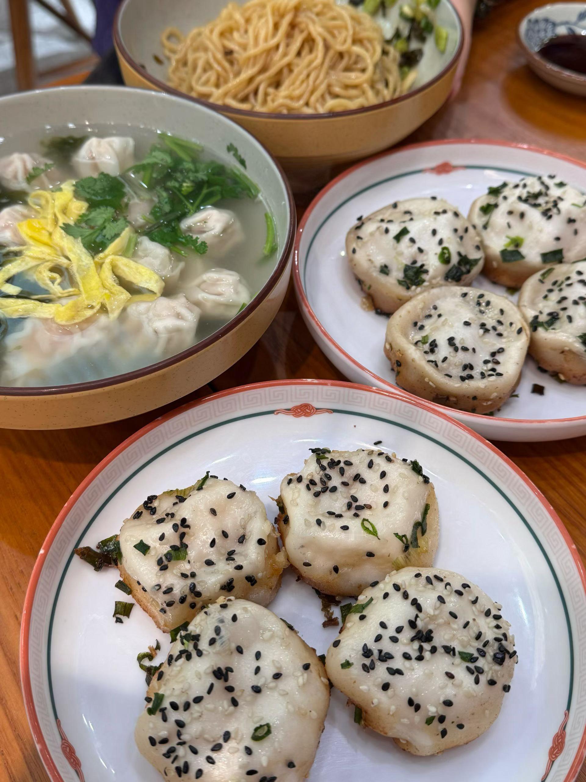 全碳水饮食了也算是，耐不住吃了幸福好几天…网上说说减肥就算了，现实里谁不想急头白